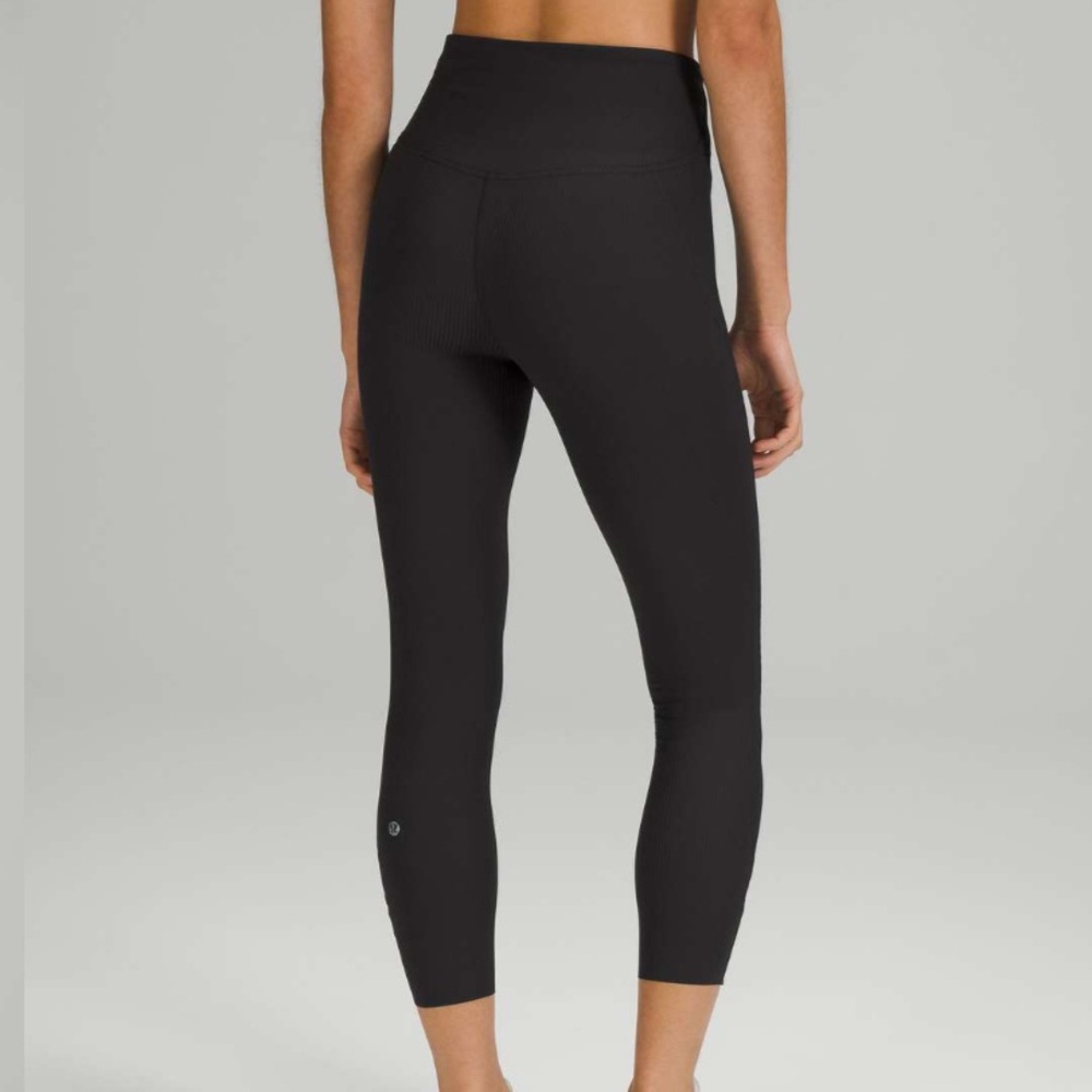 Lululemon Base Pace High-Rise Tight 23" *Ribbed Nulux sample piece 
Black